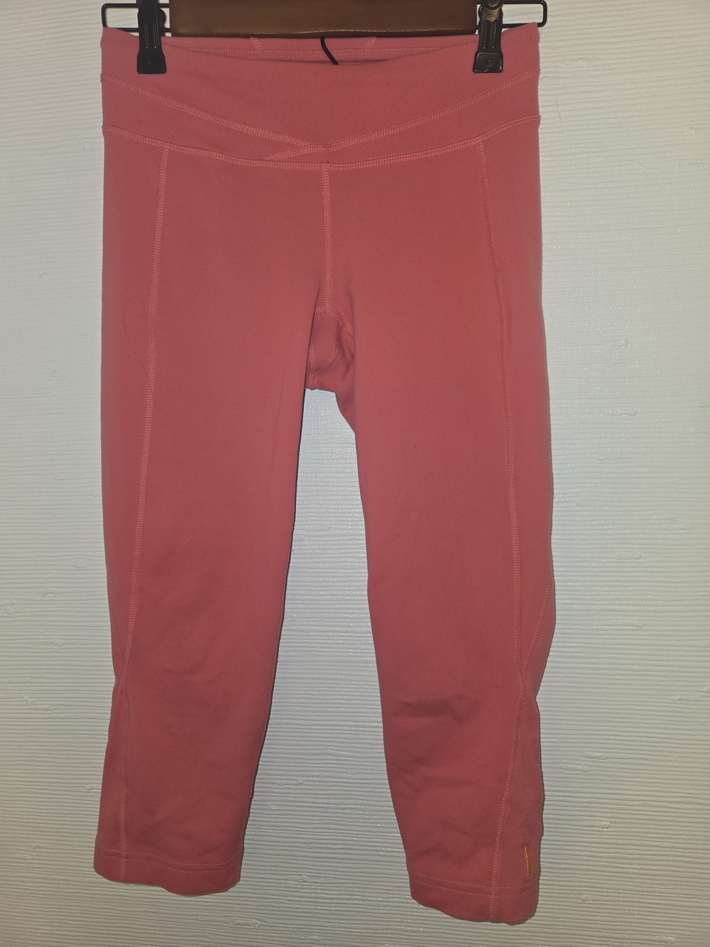 Lucy Activewear Coral Capri Leggings - Women's XS